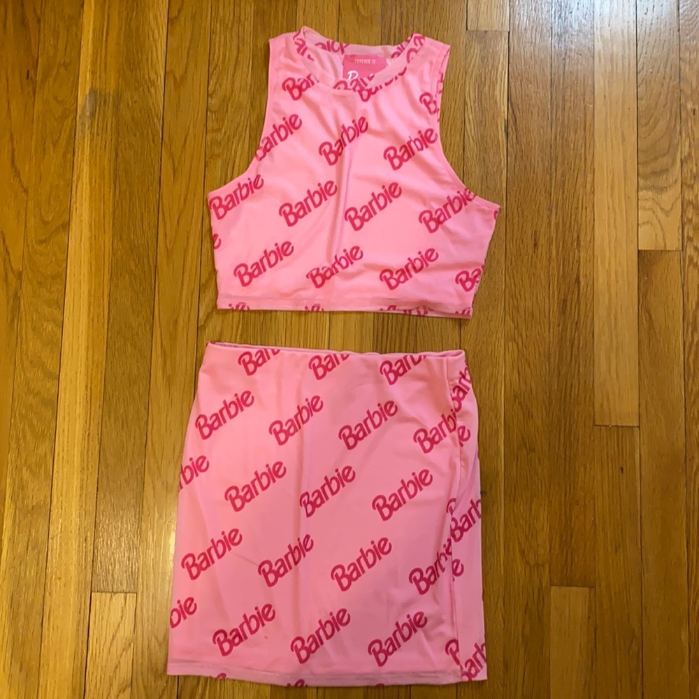 Forever 21 X BARBIE